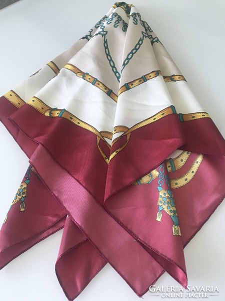 Beautiful scarf in delicate colors, 87 x 88 cm