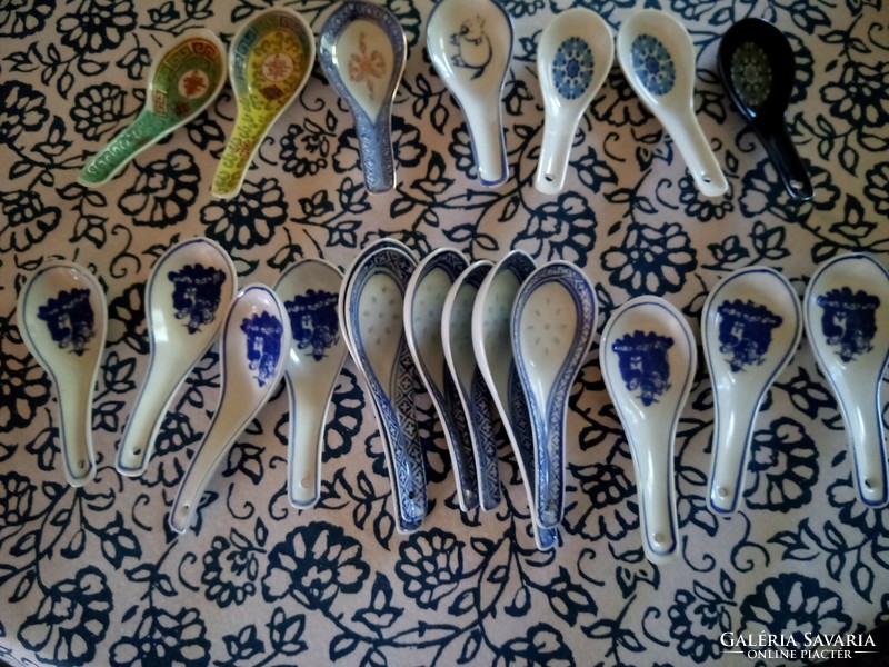 Chinese spoon with different patterns 19 pcs