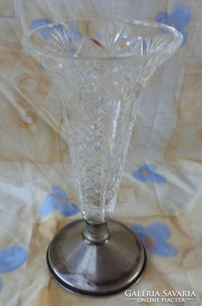 Crystal vase on silver / silver plated base