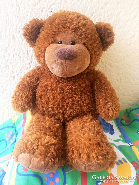 Teddy bear, teddy bear, big from the toy island