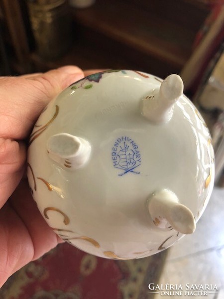 Herend porcelain sugar bowl, 6 cm high.