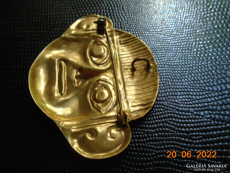 Gold-plated Inca Indian mask with green eyes brooch/pendant