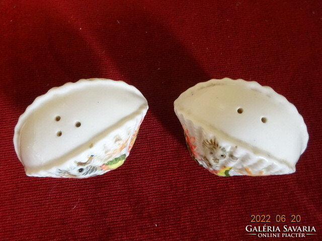 Spanish porcelain hand painted salt and pepper shaker. Shell shape, seahorse on the side. He has! Jókai.