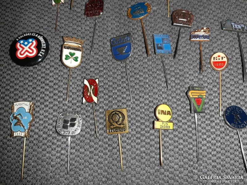 Badges mixed