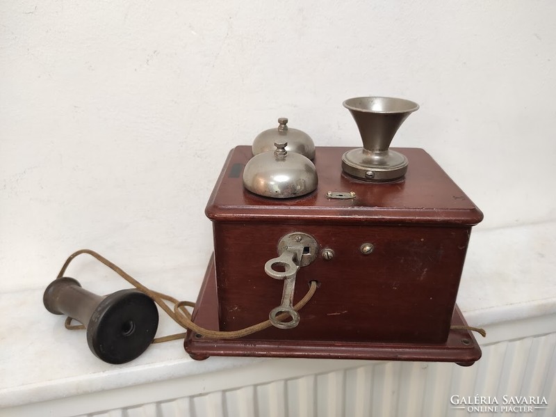 Antique wall-mounted wooden telephone 1890-1905 707 5528