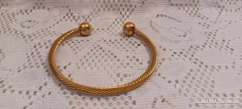 Gold-plated magnetic bracelet