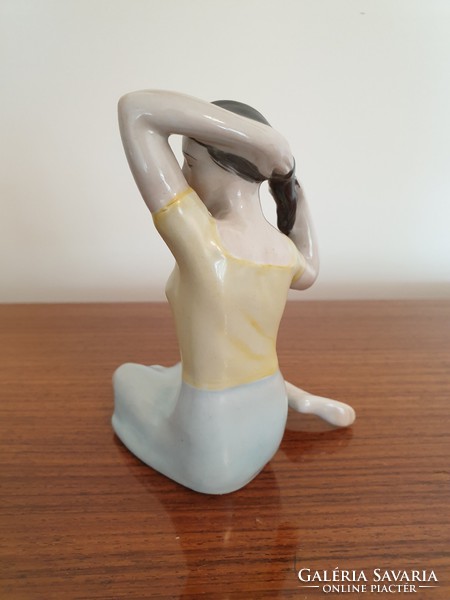 Retro old raven house porcelain girl sitting figurine