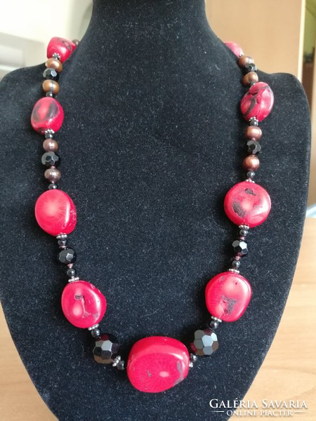 Amazing extra flashy old vintage red genuine big eye coral necklace