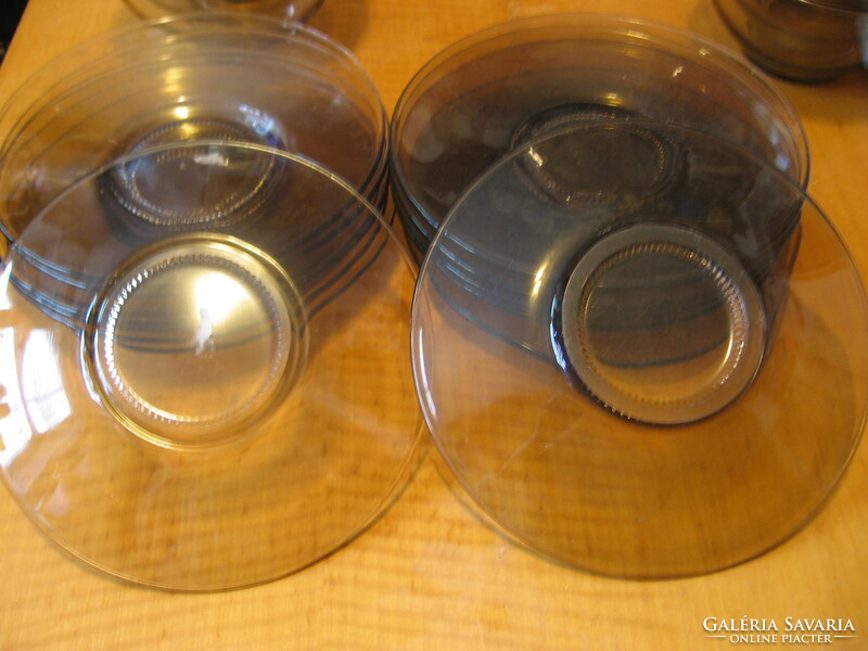 Smoke-colored glass small plates 2x7 pcs