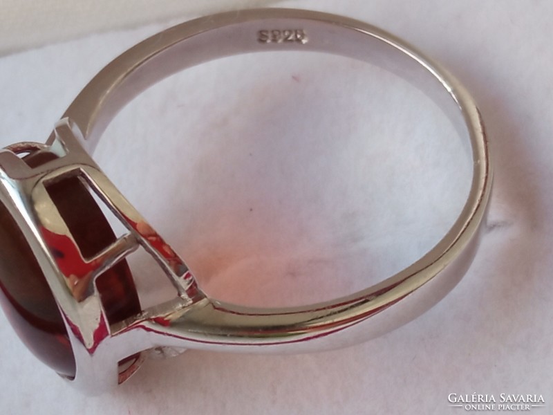 Borostyán 925 ezüst gyűrű  59
