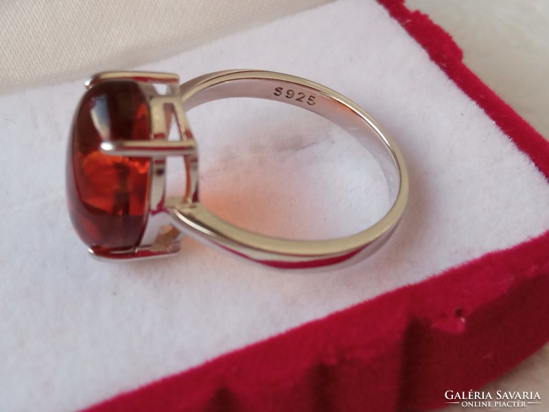 Borostyán 925 ezüst gyűrű  56