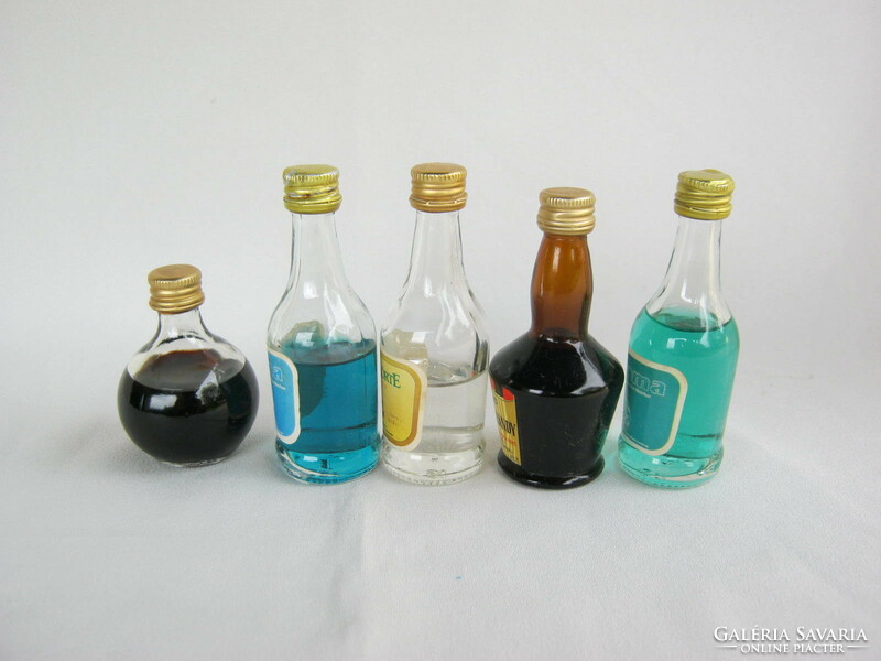 5 mini glass drinks