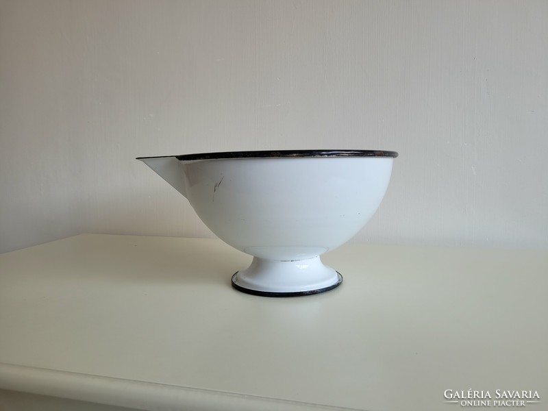 Old Large Size Enamel Patisserie Chef Footed Pouring Bowl Enamel Confectionery Mixing Bowl