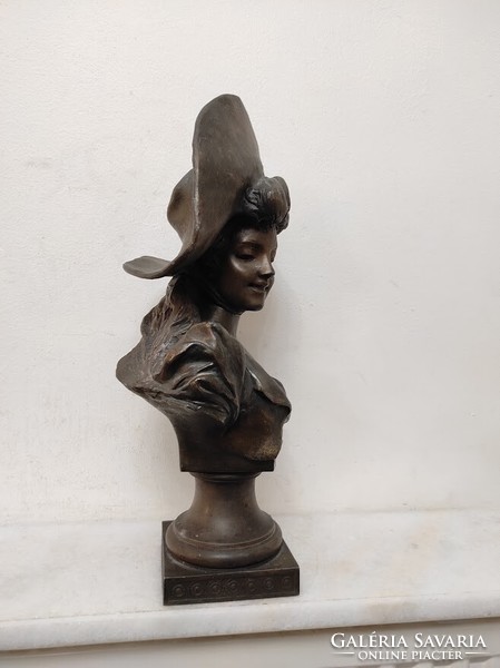 Antique statue of Art Nouveau spiator busting canaan lady signed 604 5681
