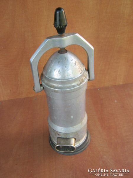 Old electric coffee maker for 4 people