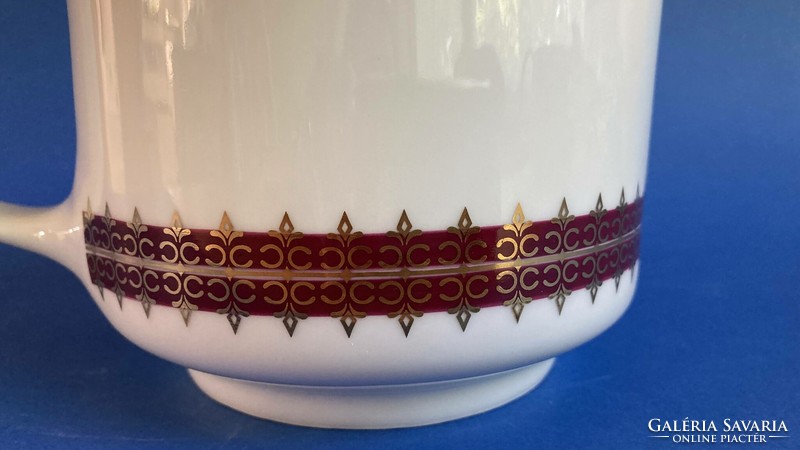 Alföldi display case pouring uniset teapot coffee pot