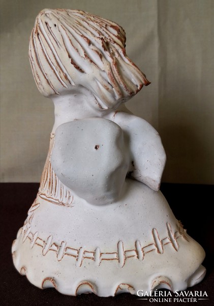 DT/080 - Kovács Éva Orsolya keramikus – Gondolkodó lány