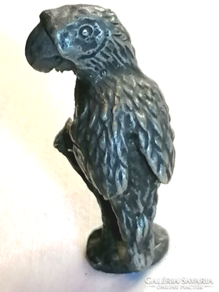 Macaw parrot metal statuette 500.