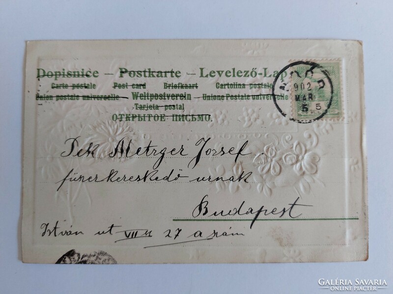Régi képeslap dombornyomott selyem rátéttel 1902 virágos levelezőlap