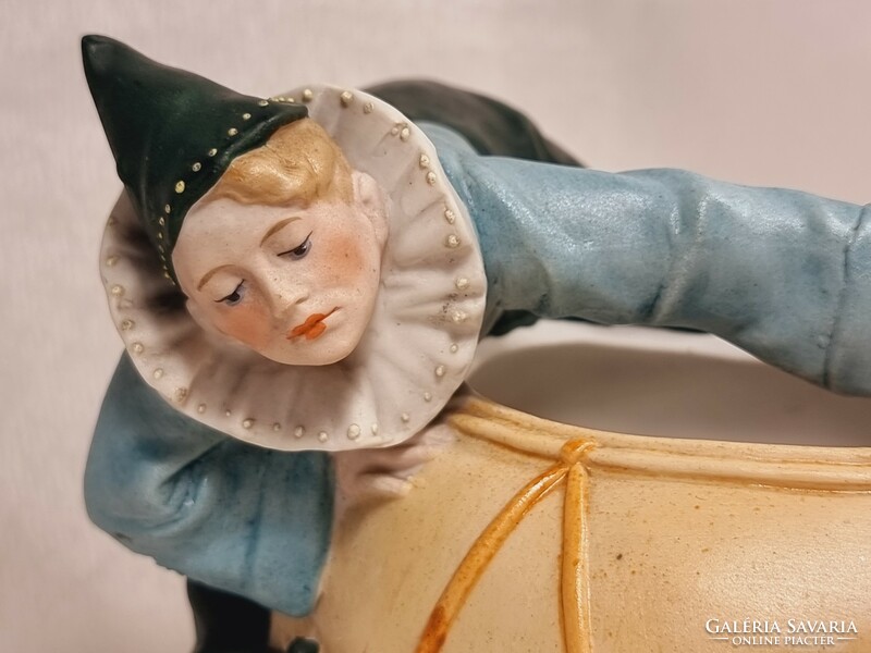 Festett, biszkvit porcelán dísztárgy/tál,figurális,bohóc díszítéssel,Germany jelzéssel, XX.szd körül