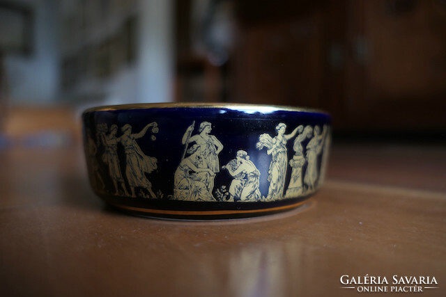 Greek porcelain bowl painted with gold