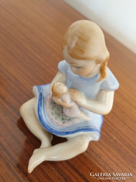 Régi KP Drasche porcelán babázó kislány lány figura