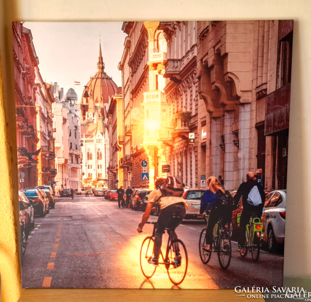 Canvas wall picture 100x100 cm (Budapest street view, Parliament in the background)