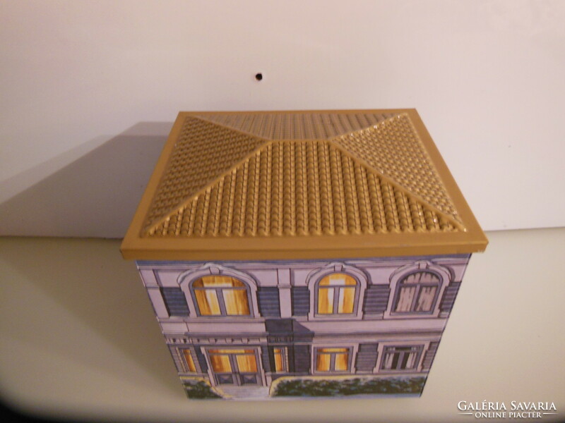 Box - 14 x 13 x 11 cm - gold roof - coffee box - German - flawless
