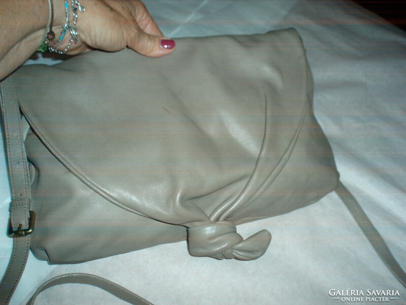 Vintage think! Genuine leather shoulder bag
