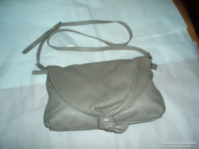 Vintage think! Genuine leather shoulder bag