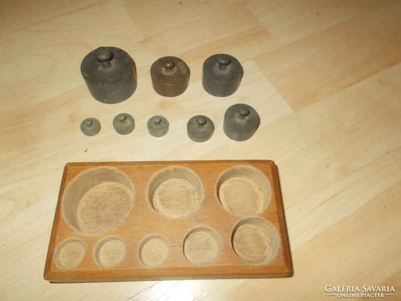 Old scale weight set 5g-20dkg
