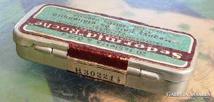 Antique medicine box with sedormide roche