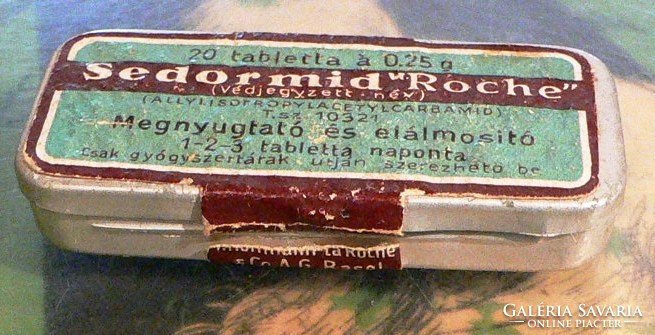 Antique medicine box with sedormide roche