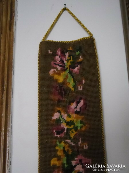 Maiden bell with tapestry embroidery