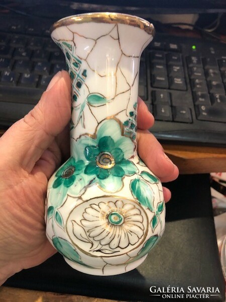 Zsolnay porcelain vase, 14 cm high, perfect piece. From 1948, signaled
