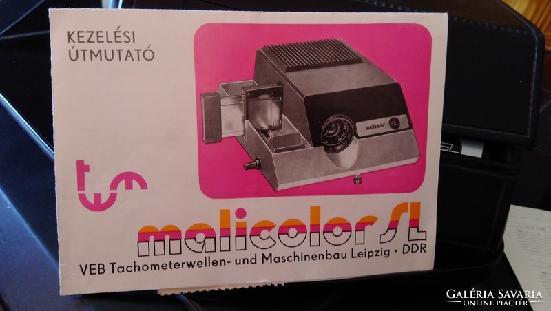 A slide collection for collectors with a malicolor projector! About 1000 slides of European countries from about 1960-80