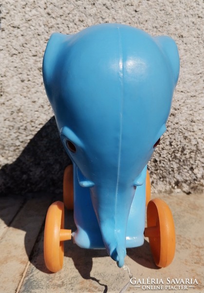 Retró gurulós húzható kék műanyag elefánt