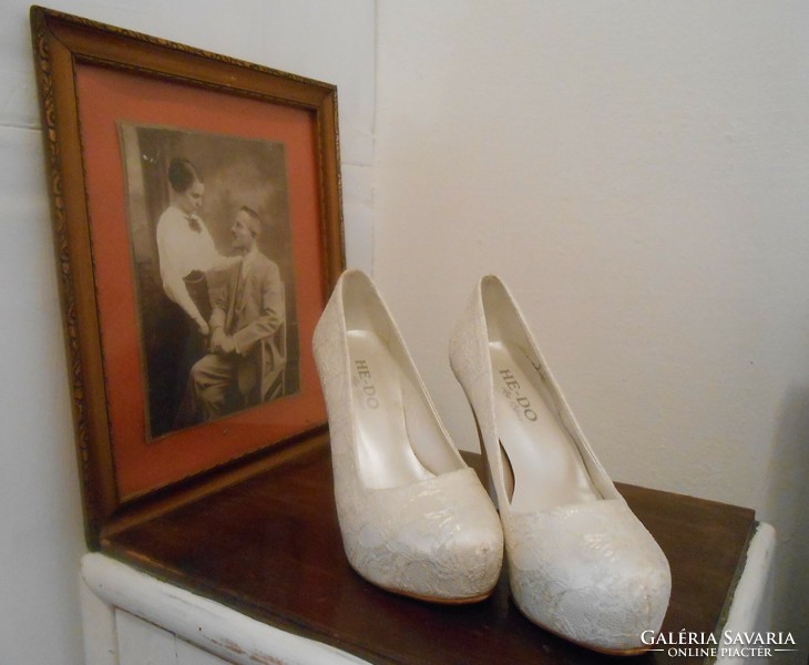 Menyasszonyi/esküvői cipő