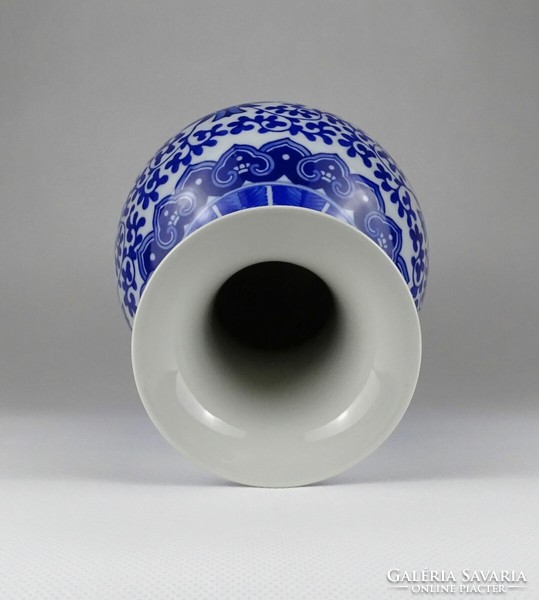 1J443 blue-white oriental jingdezhen porcelain vase 27.5 Cm