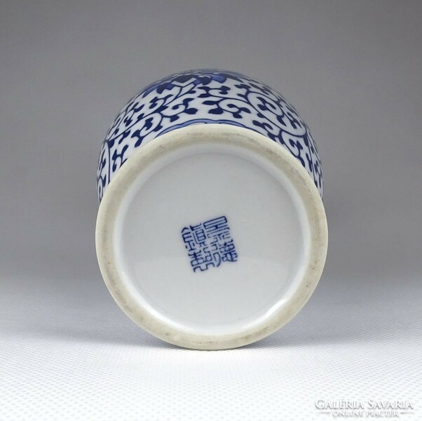 1J442 blue-white oriental jingdezhen porcelain vase 20 cm