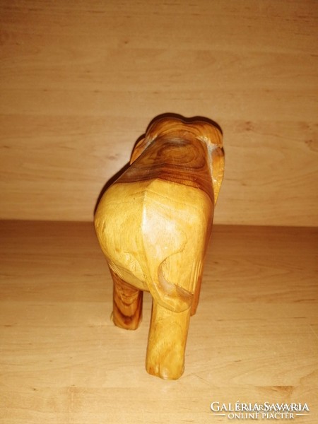 Carved wooden elephant 14 cm high (s)