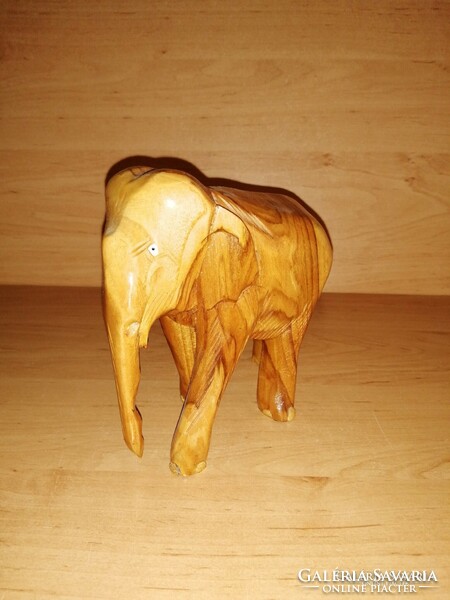Carved wooden elephant 14 cm high (s)