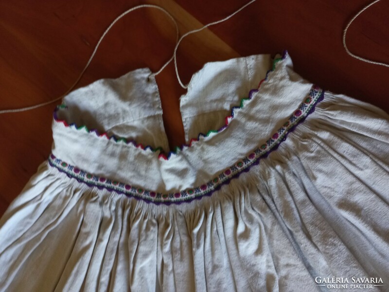 Transylvanian old embroidered skirt