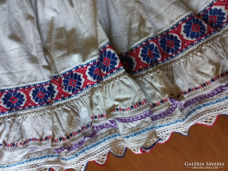Transylvanian old embroidered skirt