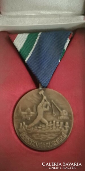 1970. 'Flood Protection Medal' br award on chest strap in box