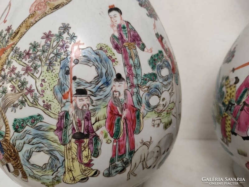 Antique 2-piece Chinese porcelain large painted battle battle scene multi-person vase 617 5640