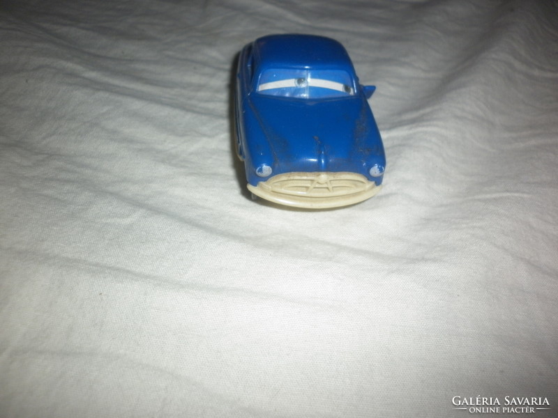 Wind-up small plastic toy car