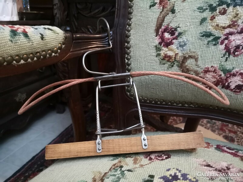 Antique walnut-hammered metal hanger with trouser hanger, shabby chic, vintage, fabric cover 37 x 25 cm