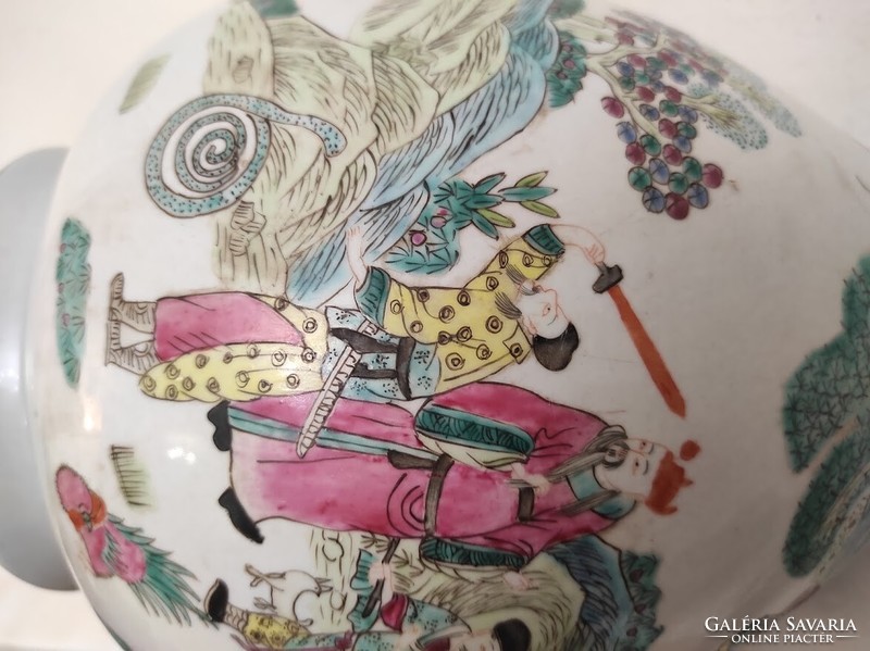 Antique 2-piece Chinese porcelain large painted battle battle scene multi-person vase 617 5640
