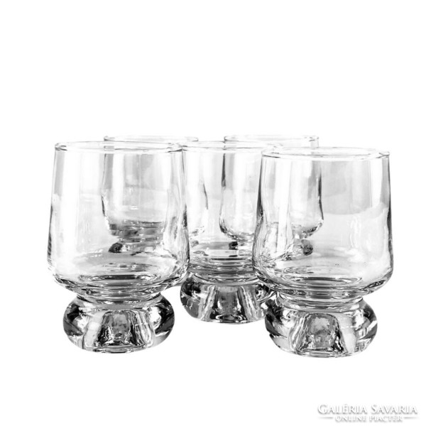 Set of rounded retro glasses for toasting